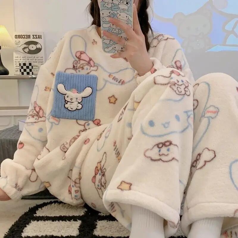 Pijamas Femininos Hello Kitty  - Winter Clothes avaliação e preço